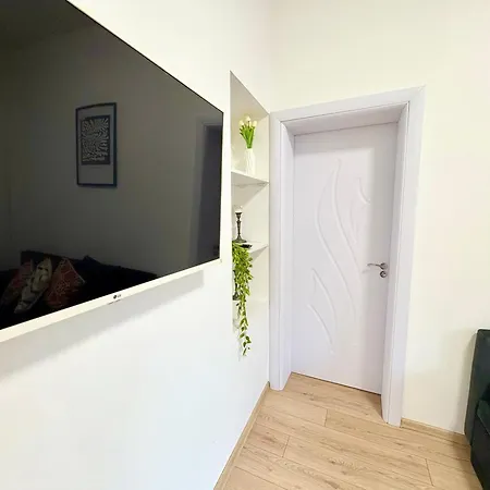 In The Heart Of Varna-by The Sea And Sea Garden شقة فارنا