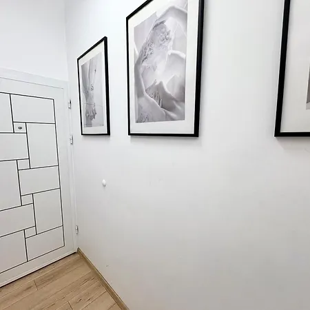 In The Heart Of Varna-by The Sea And Sea Garden شقة فارنا