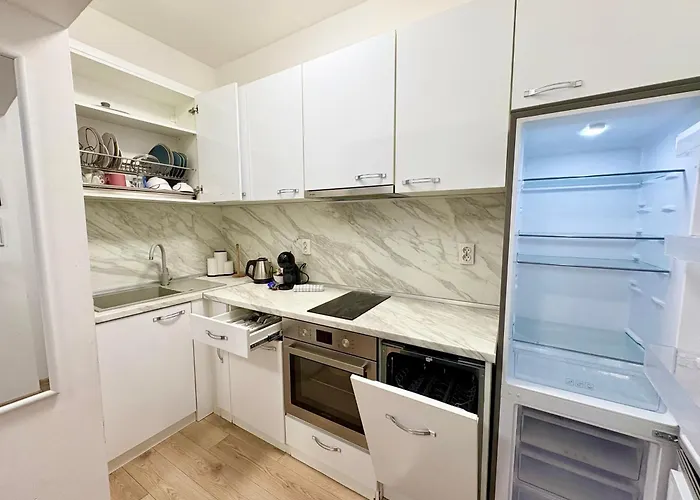 In The Heart Of Varna-by The Sea And Sea Garden * 바르나