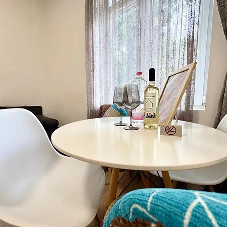 아파트 In The Heart Of Varna-by The Sea And Sea Garden *