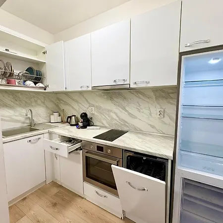 In The Heart Of Varna-by The Sea And Sea Garden * 바르나