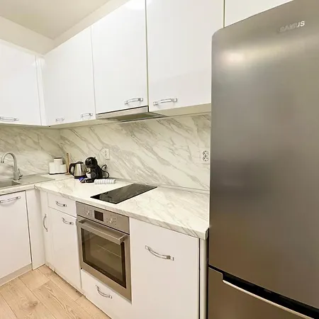 아파트 In The Heart Of Varna-by The Sea And Sea Garden