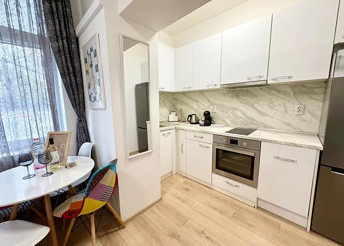 Apartment In The Heart Of Varna-by The Sea And Sea Garden *