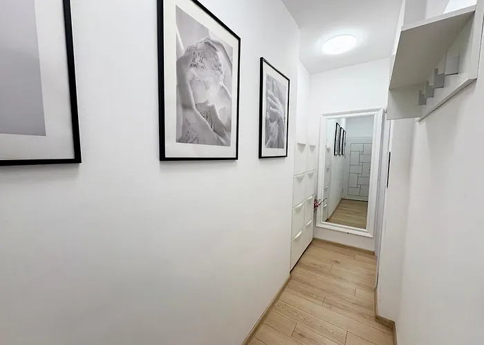 In The Heart Of Varna-by The Sea And Sea Garden Apartment